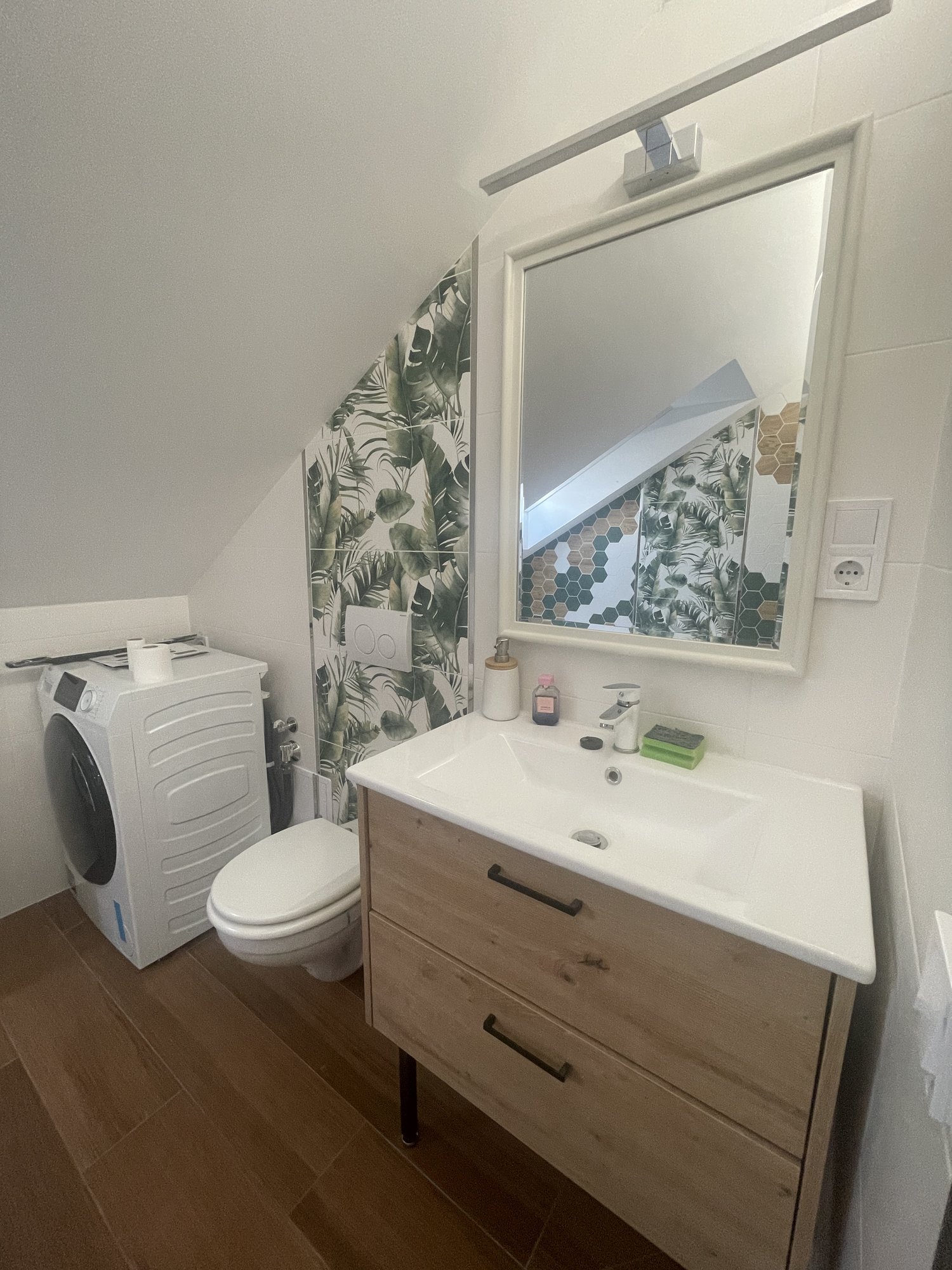 Bella Vita Home fürdőszoba mosógéppel